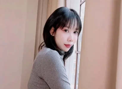 Người thuê nhà dễ thương đến xem nhà rồi chịch với chủ
